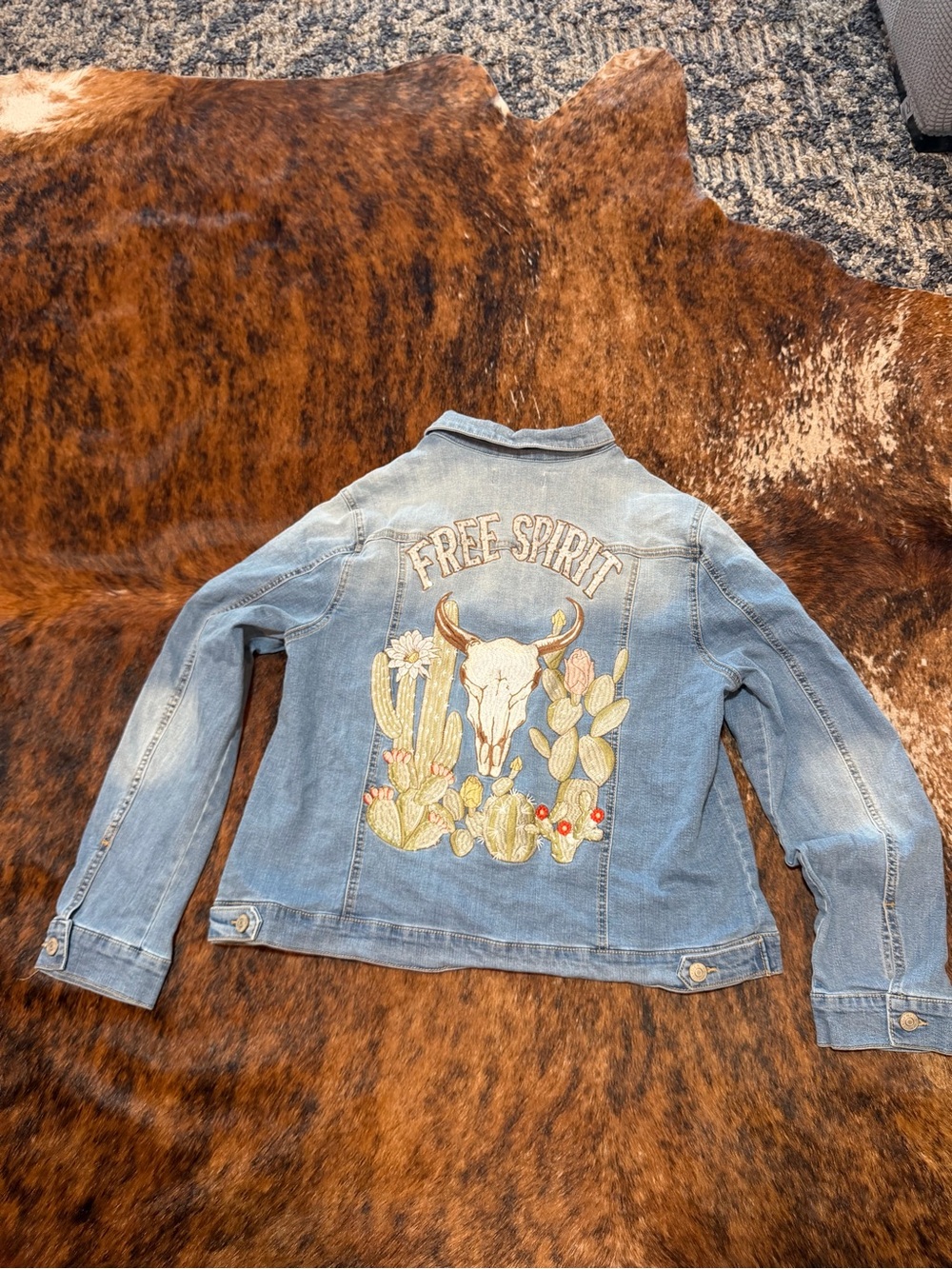 Cato Limited Womens L Denim Blue Jeans Jacket Button Front Chest Embroidered